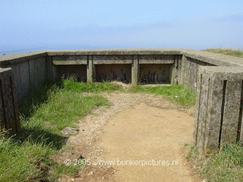 © Bunkerpictures - L411 searchlight emplacement